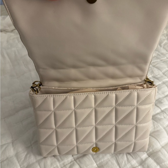 Zara Cream Quilted Shoulder Bag with Gold Chain Strap - Picture 2 of 2